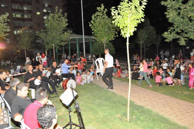 Siverek Belediyesi Kültür ve Sosyal İşler Müdürlüğü Geleneksel ''Müzikli Yaz Akşamları'' konserlerine başladı.