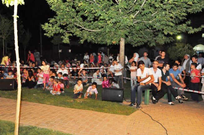 Siverek Belediyesi Kültür ve Sosyal İşler Müdürlüğü Geleneksel ''Müzikli Yaz Akşamları'' konserlerine başladı.