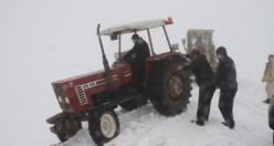 Öğrenci Servisleri Ve Vatandaşlar Yolda Mahsur Kaldı