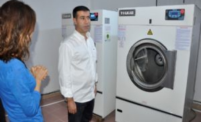 Belediyenin Ücretsiz Çamaşırhanesi  Fabrika Gibi Çalışıyor 