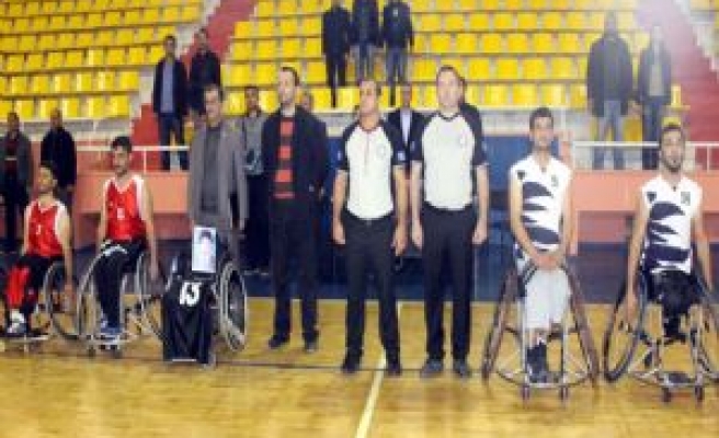 Bedensel Engelliler Basket Takımı İlk Maçı Kazandı