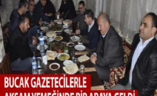 Belediye Başkanı Bucak Gazetecilerle Bir Araya Geldi